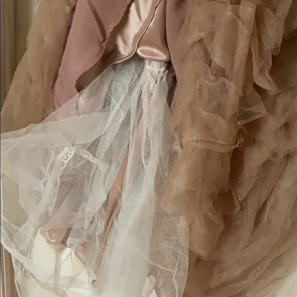 Beautiful elegant Mauve pink evening gown . - Picture 9 of 11